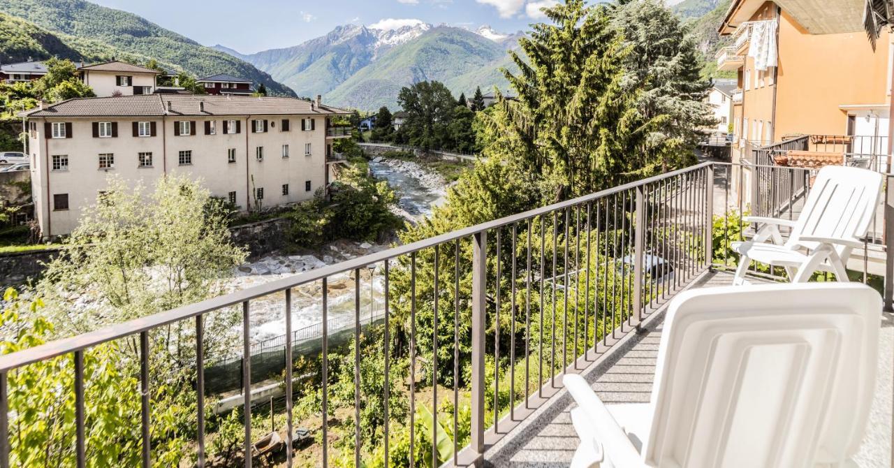 La Casa Sul Fiume Aparthotel Chiavenna Bagian luar foto